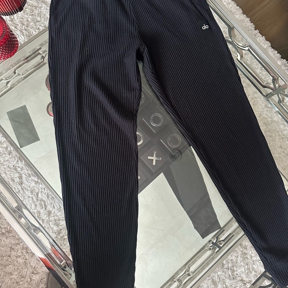 ALO Muse Yoga Women's Black Ribbed Joggers - Picture 2 of 7